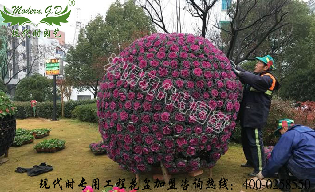 ϵ